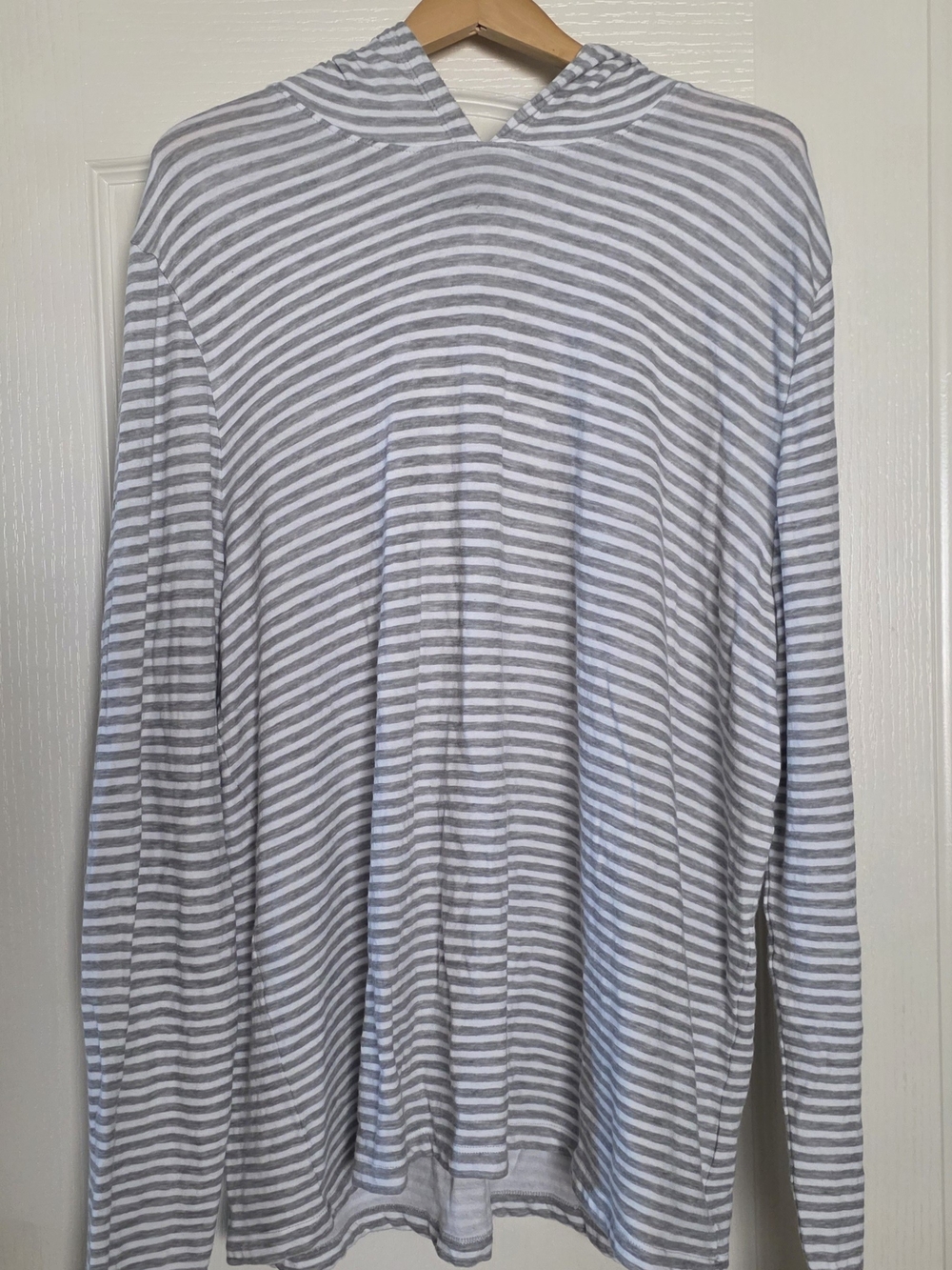Treasure & Bond Men’s Hoodie Size 2XL Long Sleeve Gray and white stripe